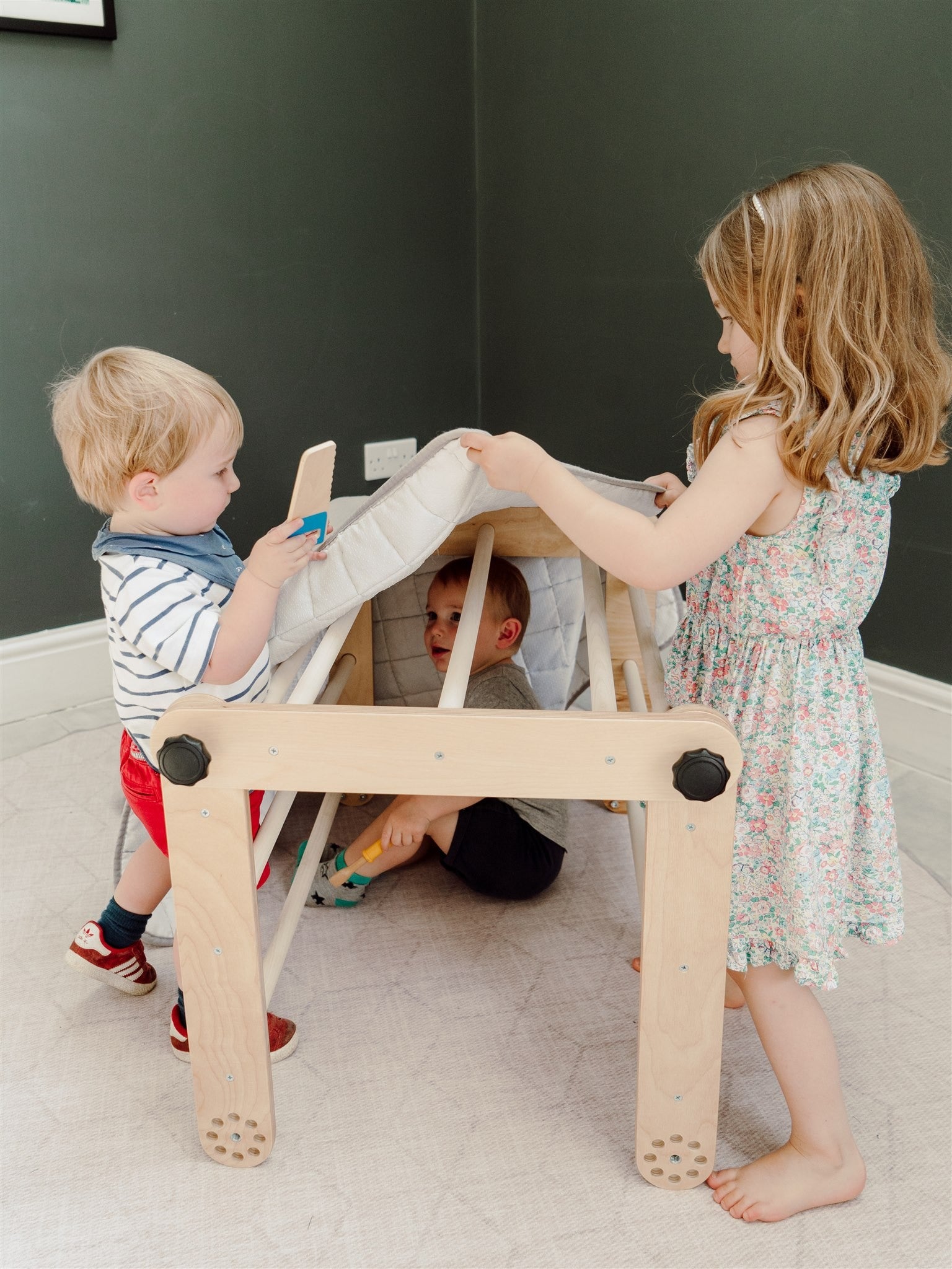 Pikler Dreieck 3-teilig aus Holz – Kletterdreieck & Sprossenwand für Kinder 2–7 Jahre – Produktbild 1