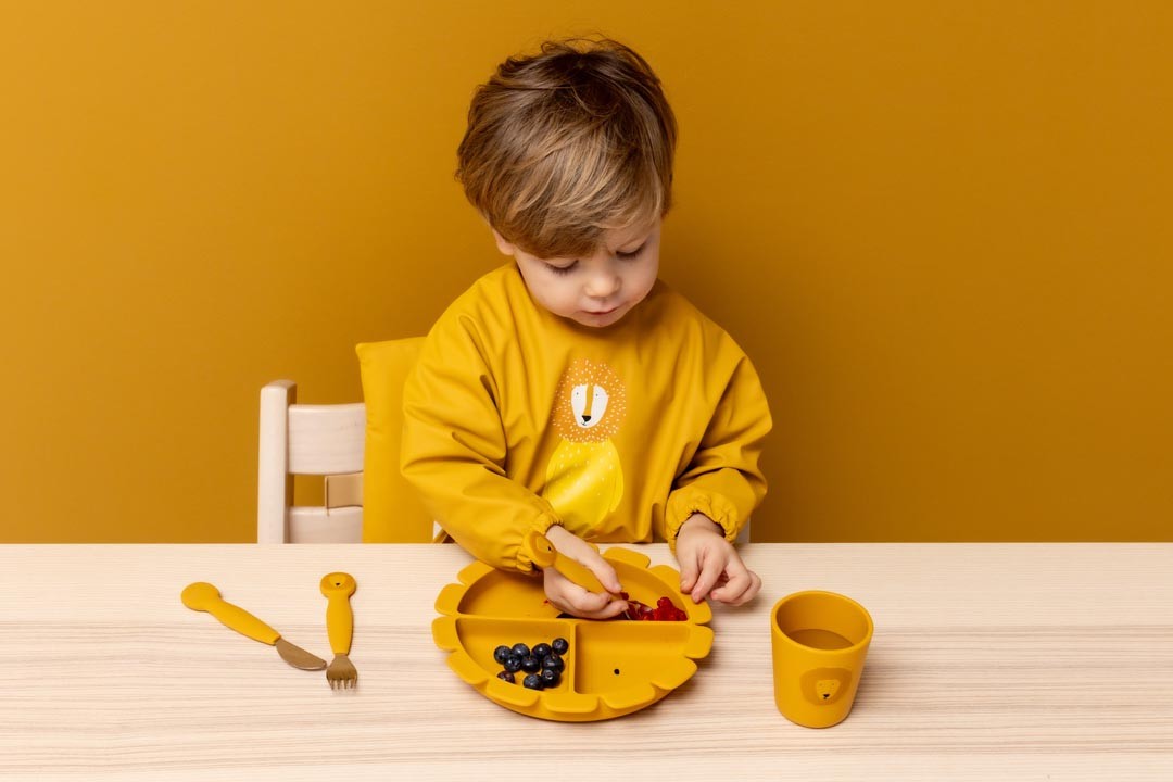 Silikon-Becher Mr. Lion 2er-Set – Baby Trinkbecher ab 4 Monaten – Produktbild 2