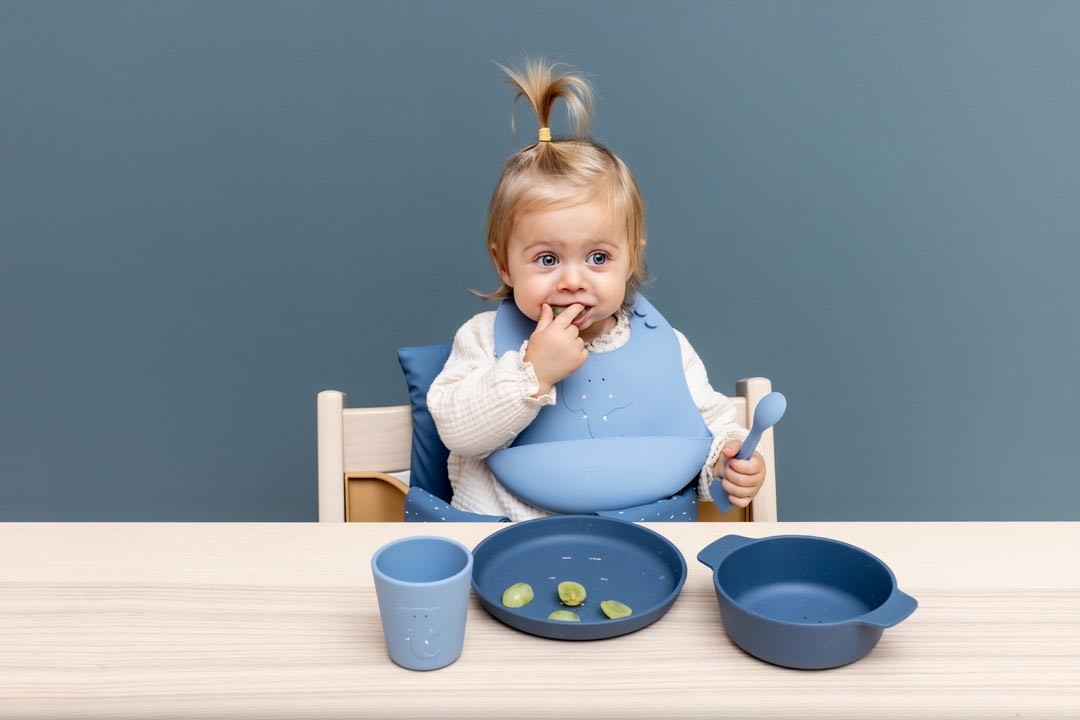 Silikon-Teller Mrs. Elephant – Baby Teller aus lebensmittelechtem Silikon ab 4 Monaten – Produktbild 2