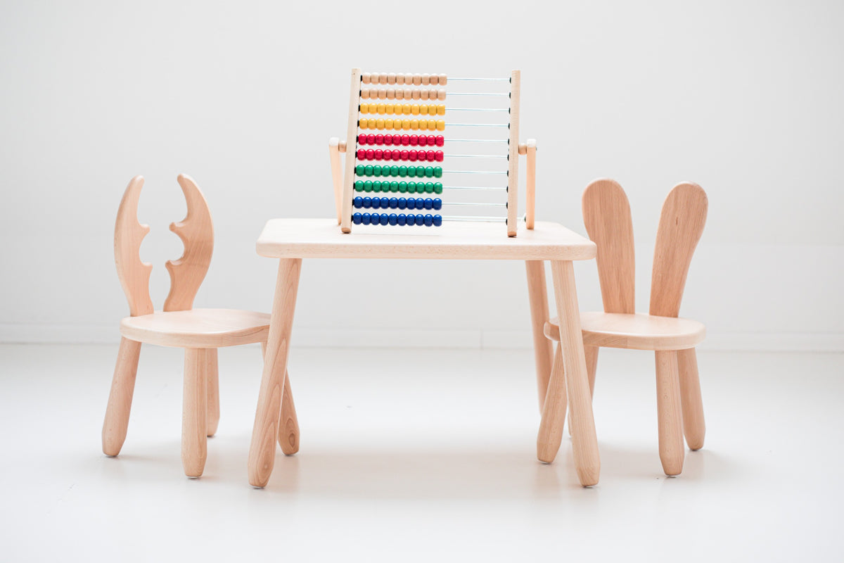 Kindertisch mit 2 Stühlen Wild – Holz-Sitzgruppe für Kinder aus Buchenholz – Produktbild 3