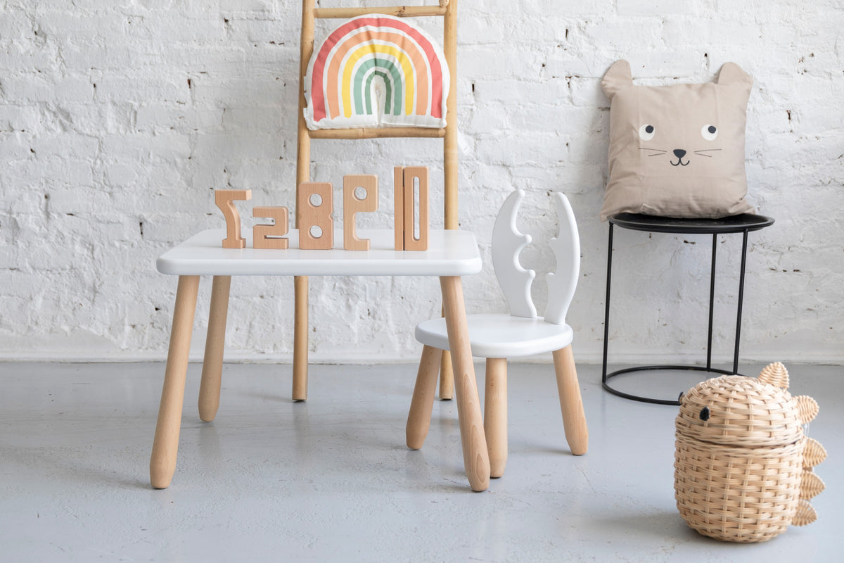 Kindertisch mit Stuhl Deer – Holz-Sitzgruppe für Kinder aus Buchenholz – Produktbild 1