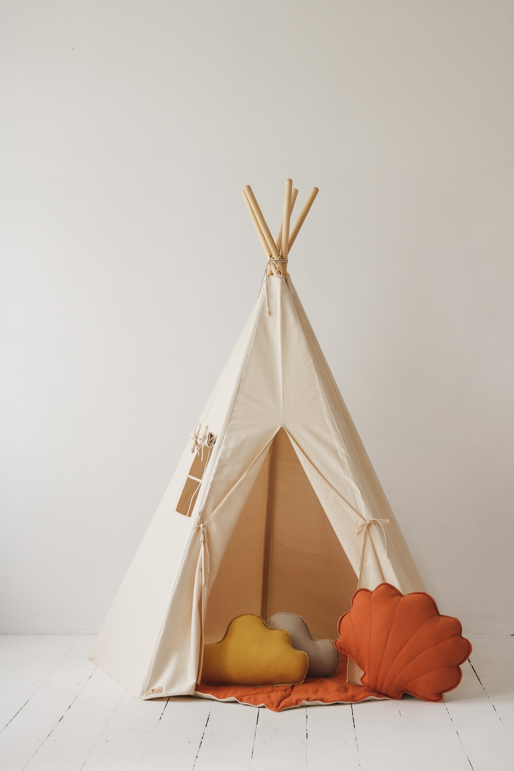 Kinder-Tipi Beige – Kinder-Tipi aus OEKO-TEX Baumwolle mit Kiefernstangen