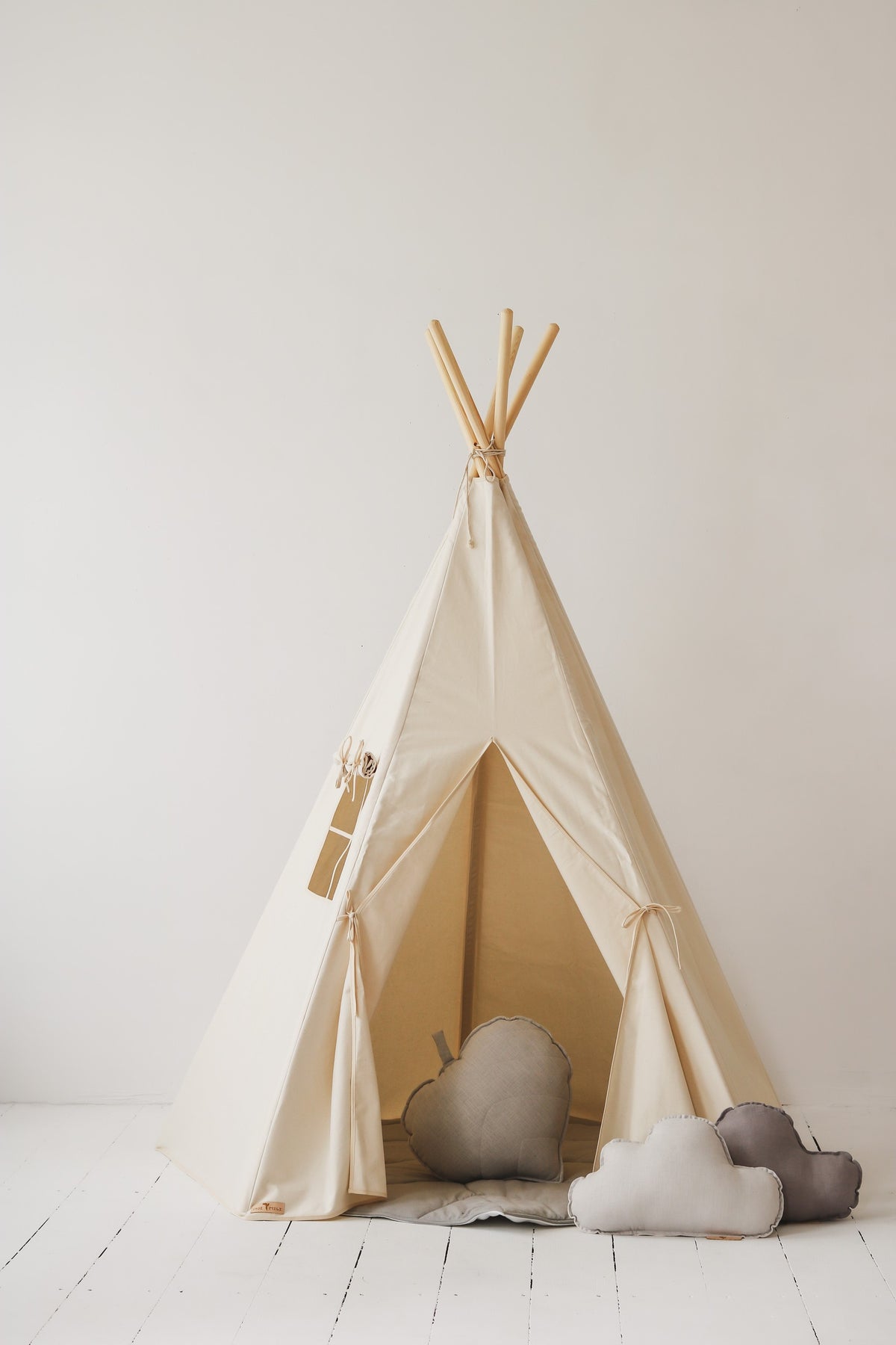 Kinder-Tipi Beige – Kinder-Tipi aus OEKO-TEX Baumwolle mit Kiefernstangen
