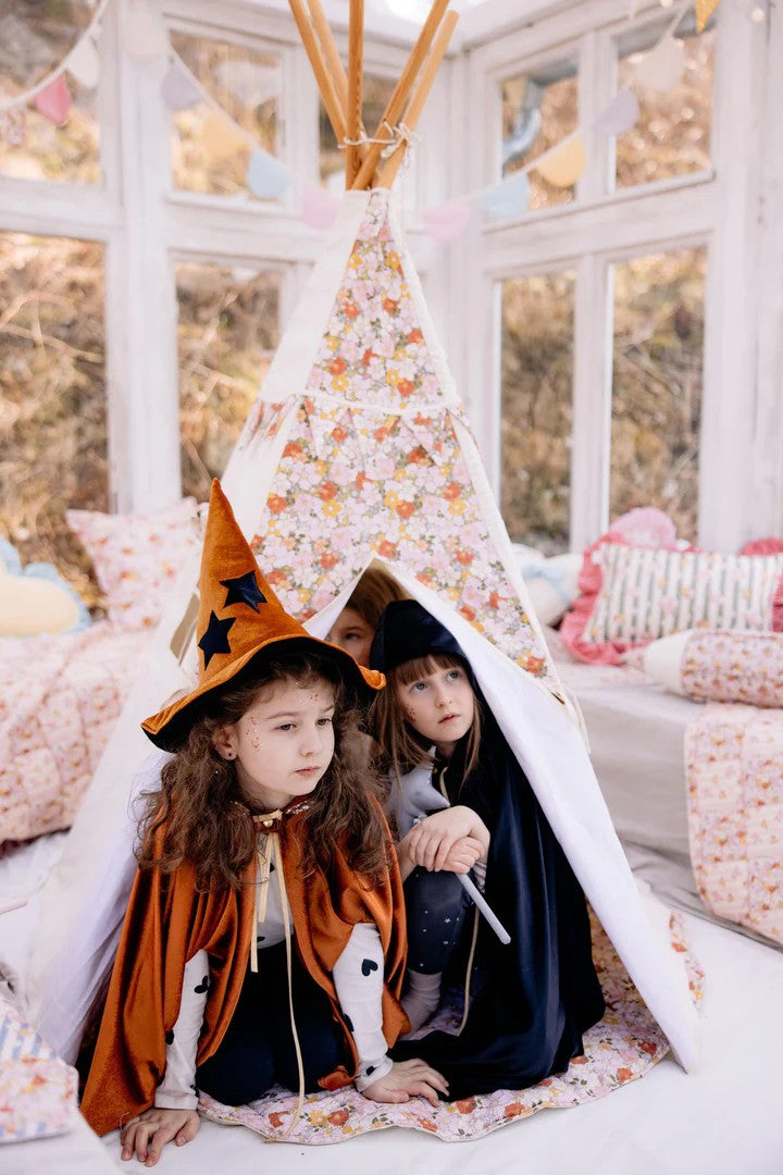 Kinder-Tipi Grün Garden – Kinder-Tipi aus OEKO-TEX Baumwolle mit Kiefernstangen