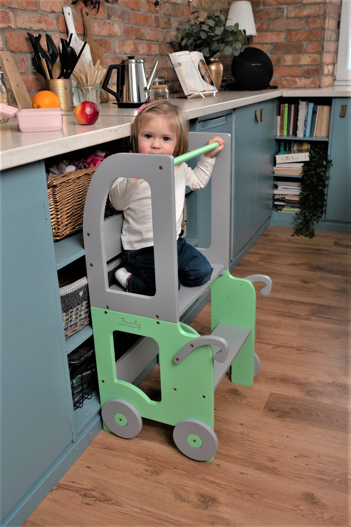 Trolley Lernturm 2in1 – Montessori Kitchen Helper & Lerntisch für Kinder – Produktbild 3