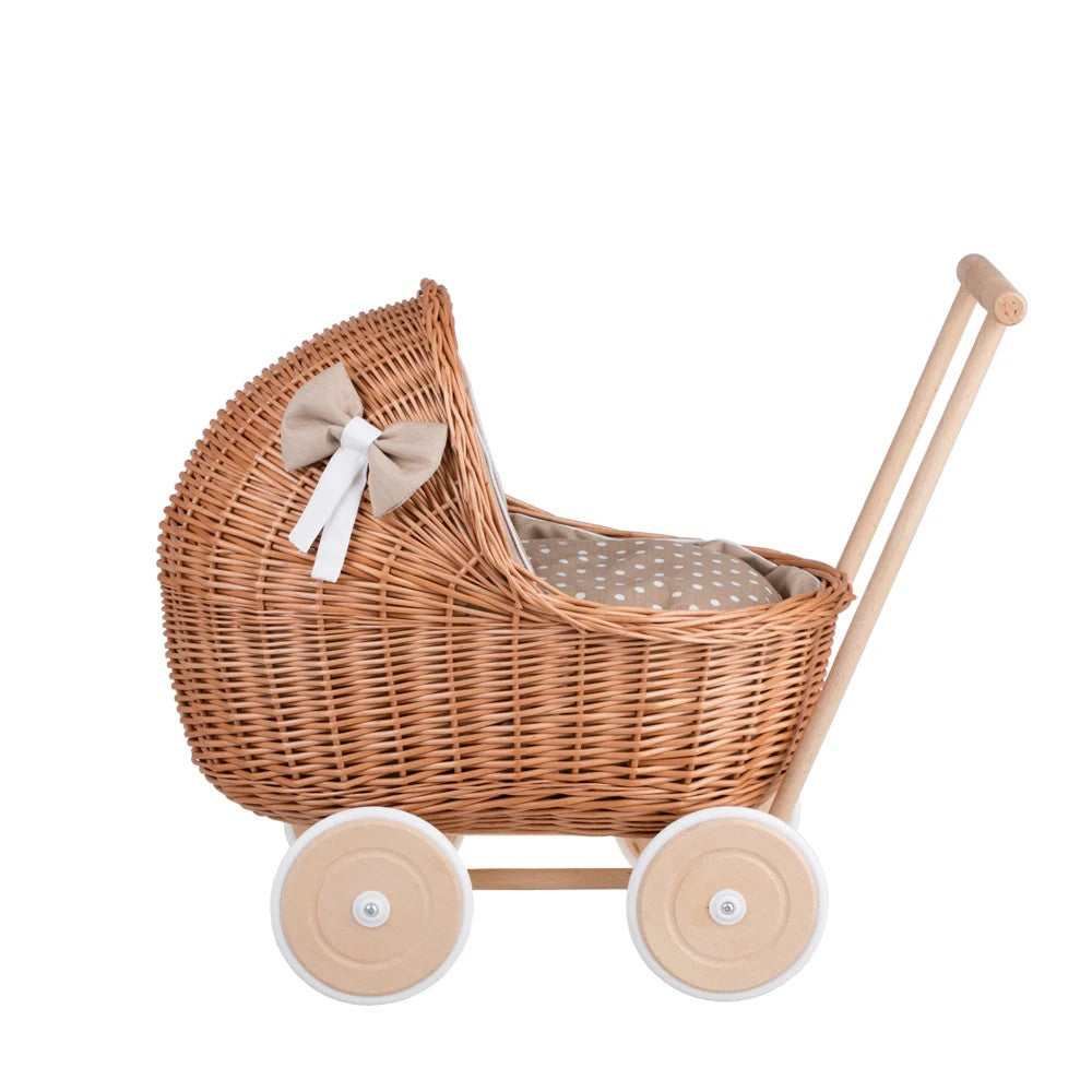 Handgefertigter Weiden Puppenwagen „Lili“ – Nostalgie Holzwagen & Puppenbuggy inkl. waschbarem Bettset – Produktbild 1