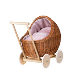Handgefertigter Weiden Puppenwagen „Lili“ Natur – Nostalgie Holzwagen & Puppenbuggy inkl. rosa Bettwäsche – Produktbild 4