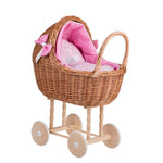 Handgefertigter Weiden Puppenwagen „Lena“ – Nostalgie Holzwagen & Puppenbuggy inkl. rosa Bettset – Produktbild 4