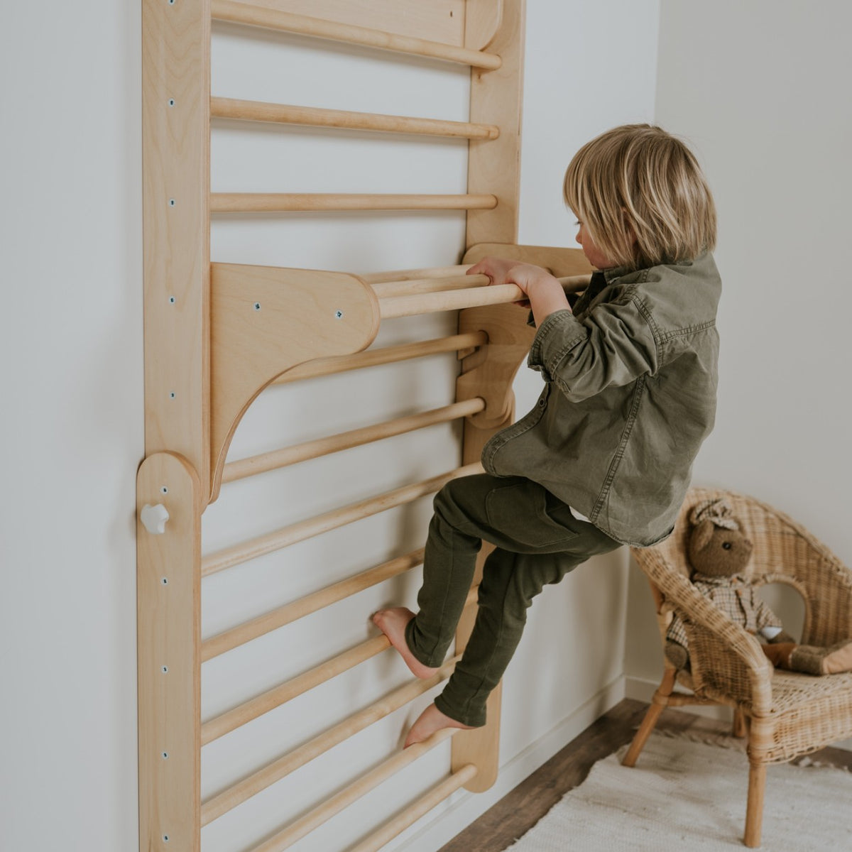 Pikler Dreieck mit Sprossenwand-Erweiterung – Kletterdreieck für Kinder von 6 Monaten bis 7 Jahren – Produktbild 2
