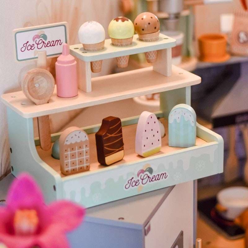Montessori Eisstand aus Holz – 16-teiliges Spielzeug Eisset mit Magnet-Funktion – Produktbild 2