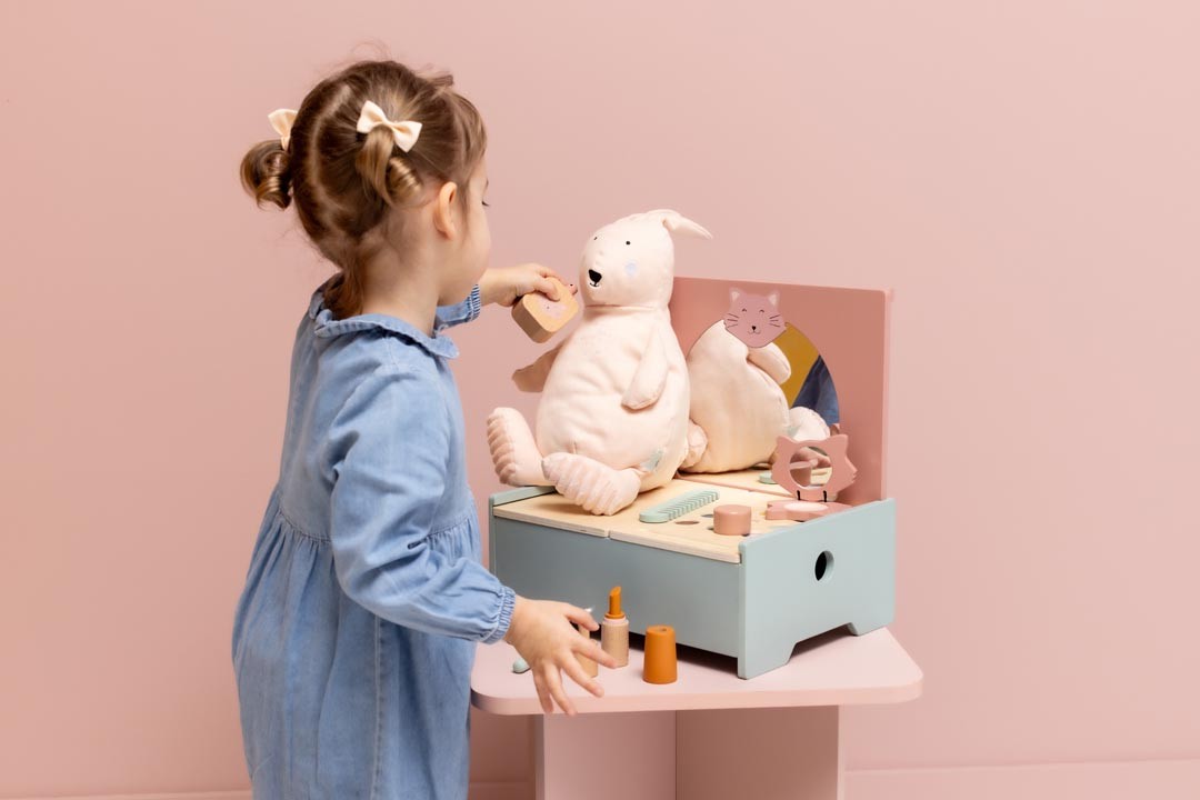 Kinder-Schminktisch aus Holz – Produktbild 1