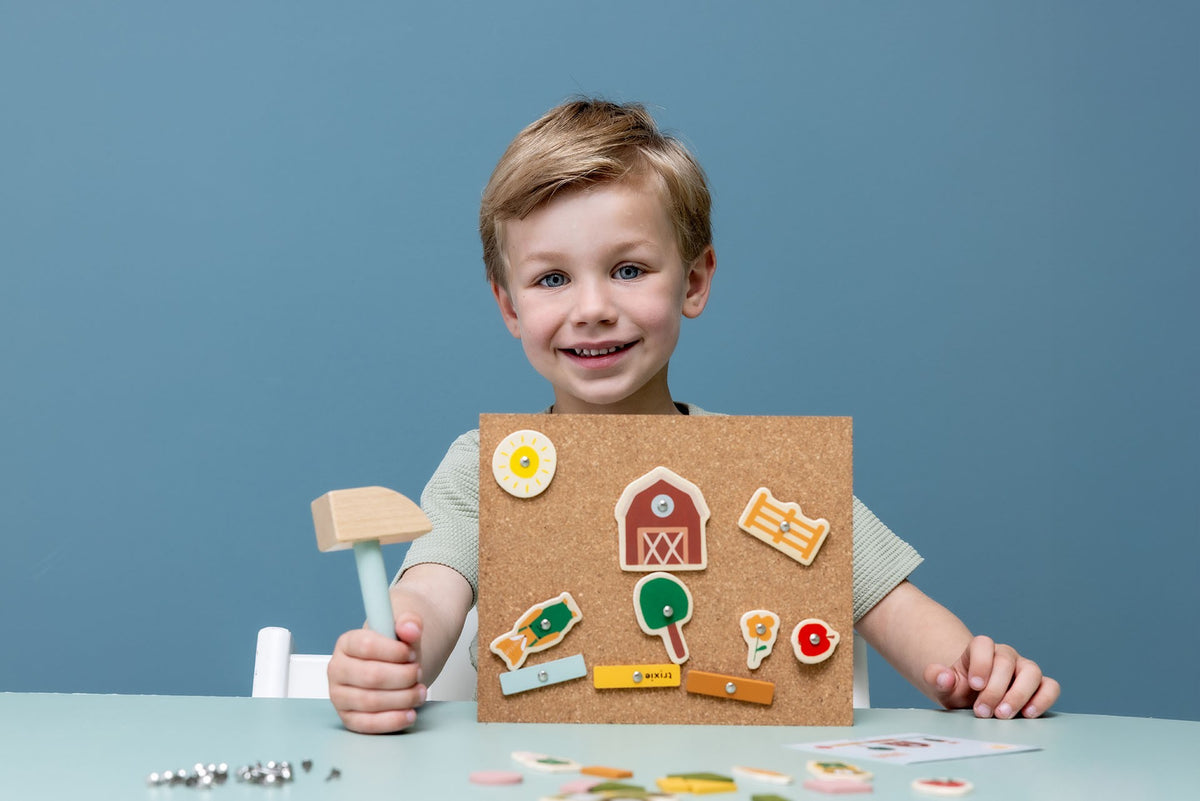 Trixie Holz Hammerspiel Bauernhof – Klopfspiel mit Korkplatte aus FSC-Holz – Produktbild 1